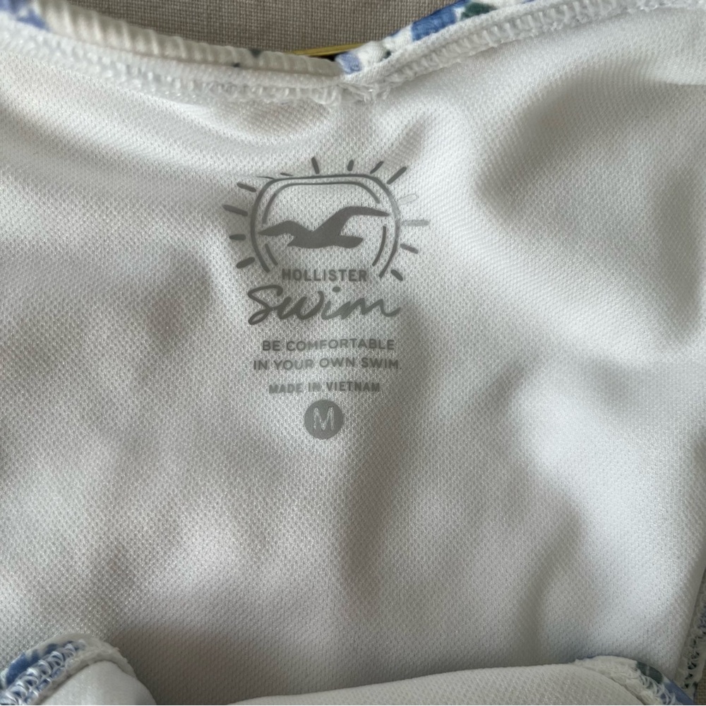 Hollister White and Blue Floral Ribbed Underwire Bikini Set - Picture 6 of 6